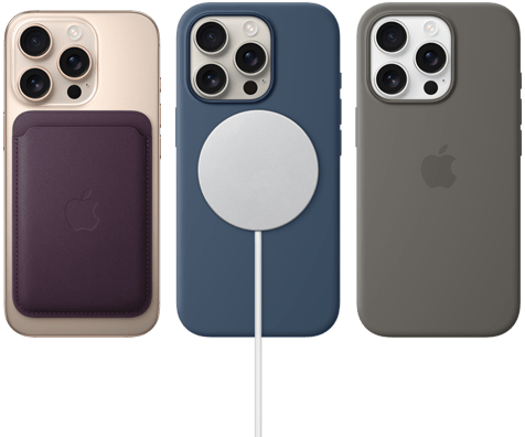 Tre iPhone 16 Pro visti da dietro con alcuni accessori MagSafe agganciati: un portafoglio MagSafe per iPhone in tessuto FineWoven, un alimentatore MagSafe, e una custodia MagSafe in silicone trasparente per iPhone